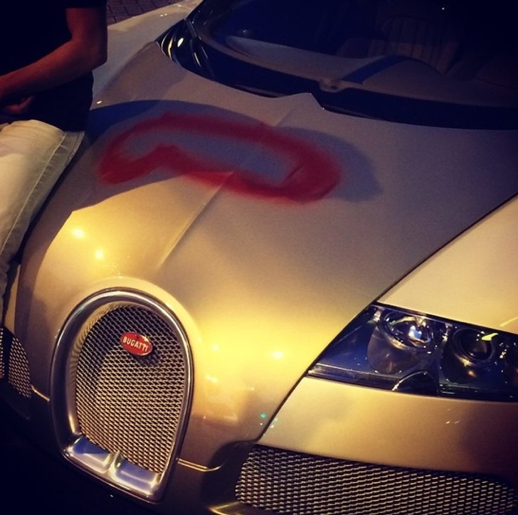 "The D" on a Veyron