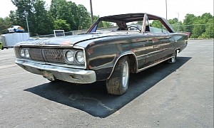 Someone Found a 1967 Coronet R/T in a Georgia Barn, Factory 440 Still Alive After 46 Years