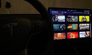 Someone Has Found a Way to Play PC Games on Tesla's Touchscreen Display