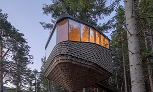 Spaceship-Like Tiny House in Norway Takes Glamping to the Next Level