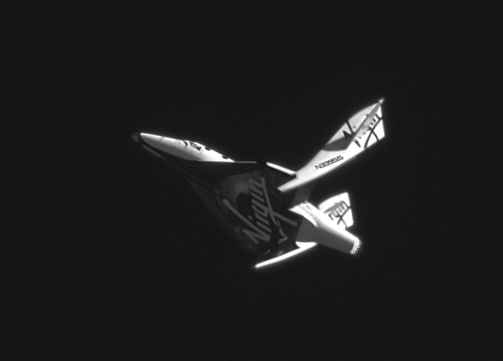 SpaceShipTwo feathered flight
