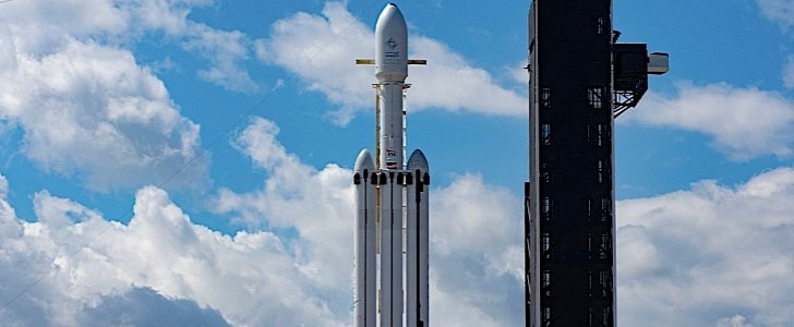 Falcon Heavy on the pad