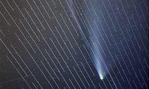Elon Musk's SpaceX Starlink Satellites Photobomb Comet NEOWISE Picture