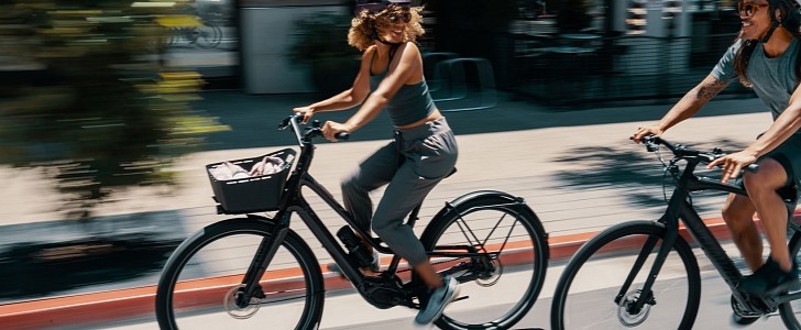 The new Specialized Turbo Como SL promises to be the most fun and quite pretty upright city bike