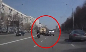 Speeding Rider Crashes into SUV Cutting All the Lanes at Once