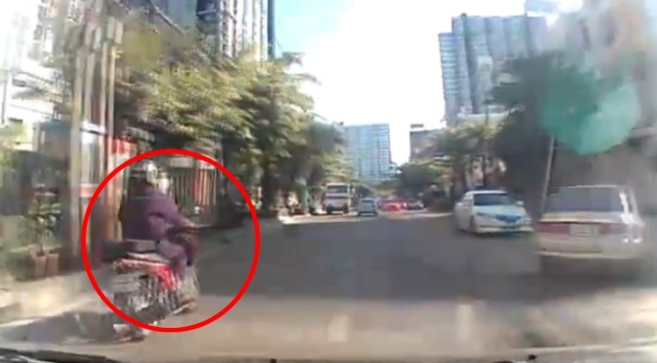 Speeding, Unlucky Thai Rider Involved in Nasty Crash