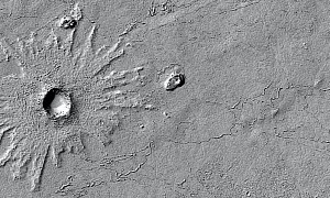 Splash Crater on Mars Is Nothing Short of Pure Alien Art