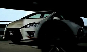 Sporty Toyota Prius G's on Video