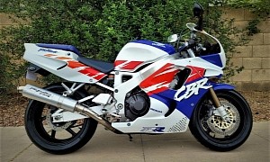 Spotless 1992 Honda CBR900RR Fireblade With Low Mileage Is Utterly Mesmerizing