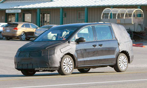 Spyshots: 2011 Volkswagen Sharan