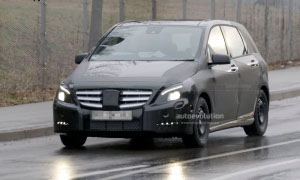 Spyshots: 2012 Mercedes B-Klasse Undergoing Road Testing