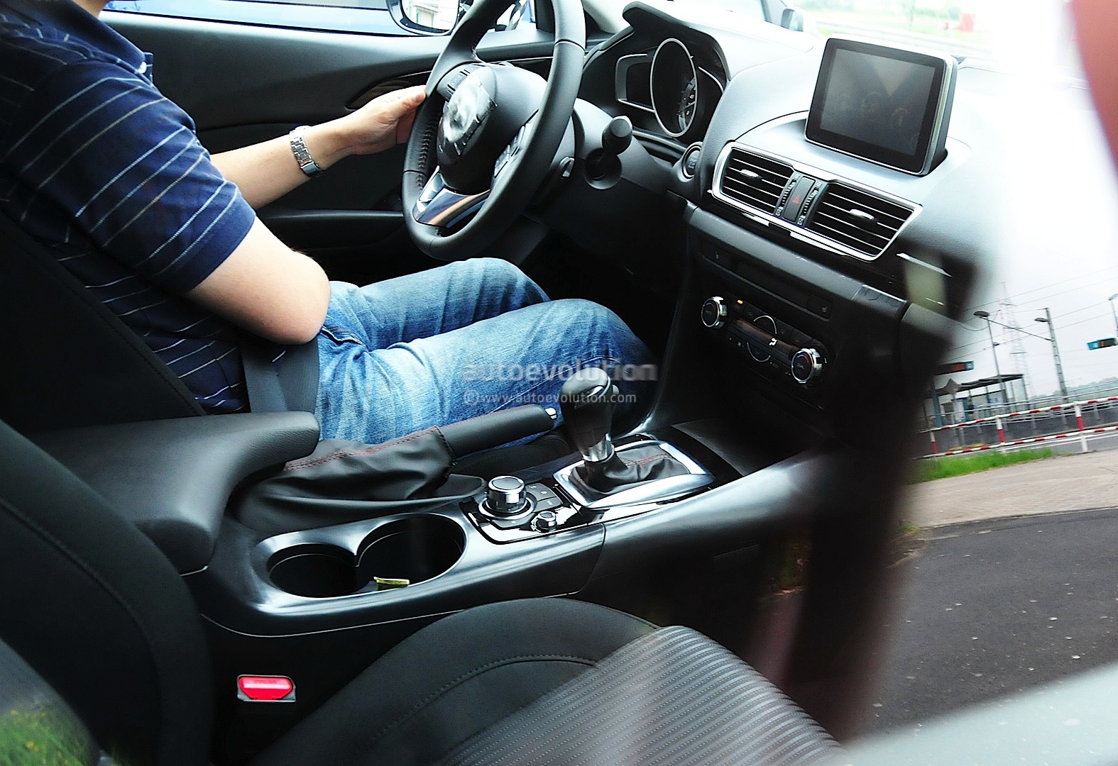 Spyshots 2014 Mazda3 Shows Interior Autoevolution