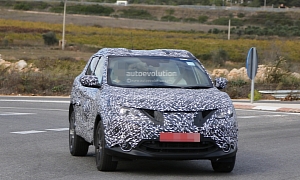 Spyshots: 2014 Nissan Qashqai Spied a Day Before Debut