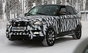 Spyshots: 2014 Range Rover Sport Loses Some Camo