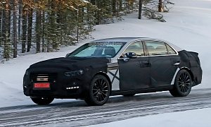 Spyshots: 2016 Hyundai Equus Spied with S-Class Inspired Taillights