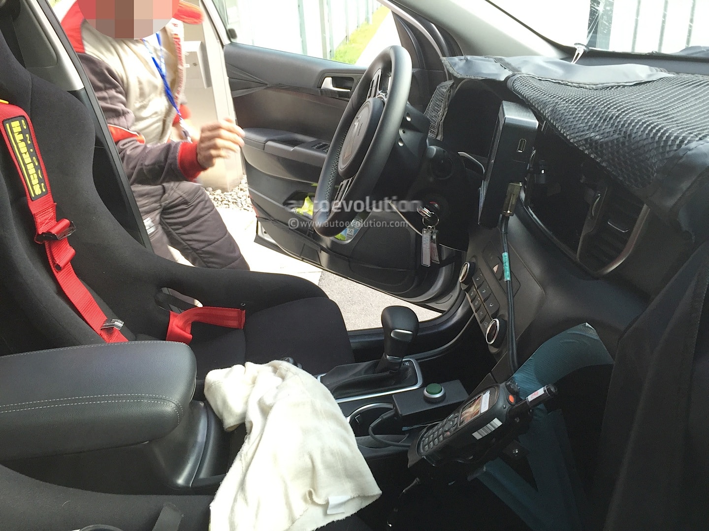 Spyshots 2016 Kia Sportage Interior And New Headlight