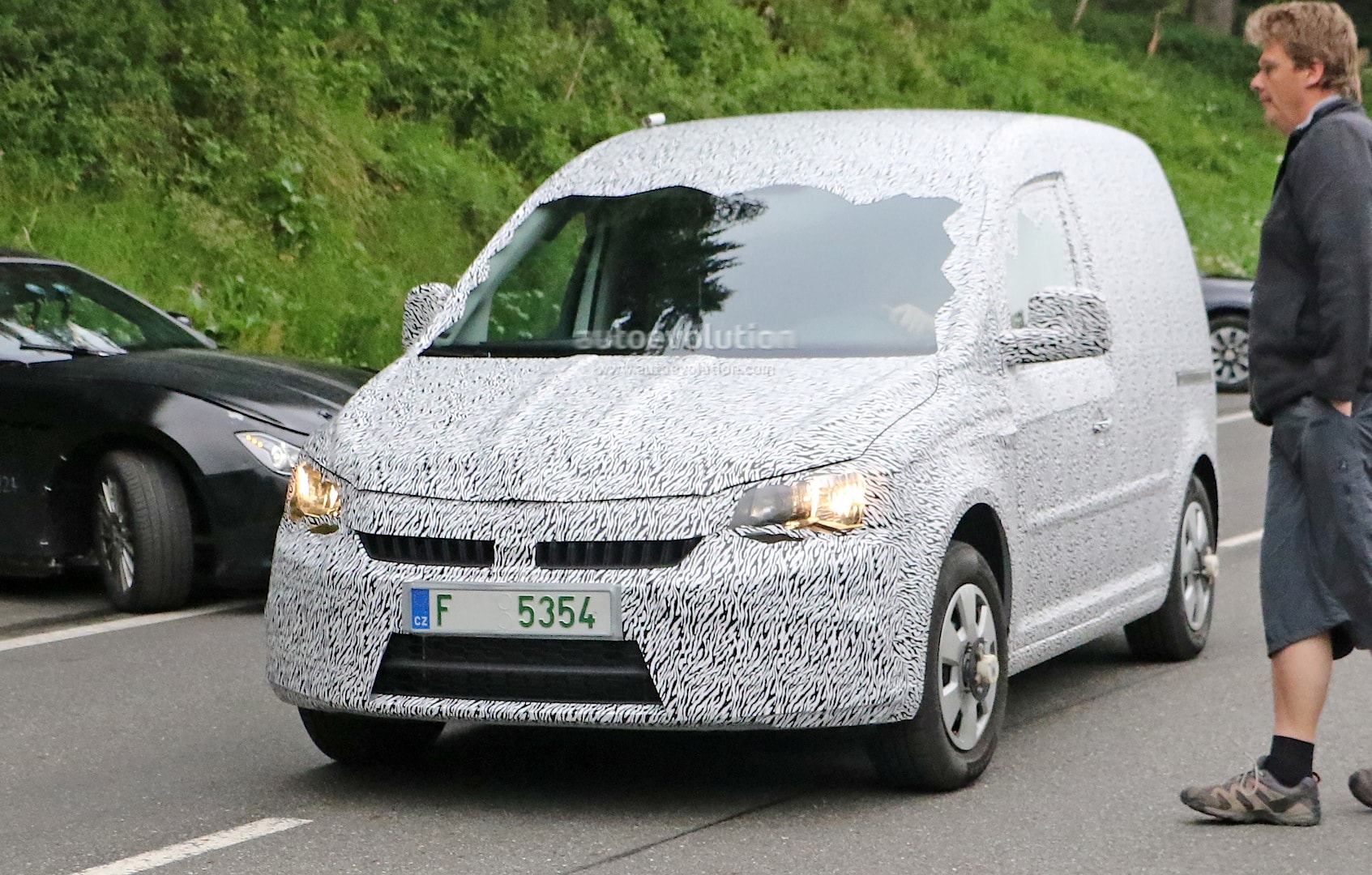 Should Skoda's All-New Roomster Be So VW Caddy-Like?