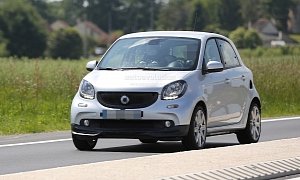 Spyshots: 2016 Smart Forfour Brabus Looks Ready to Rumble