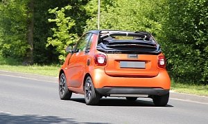 Spyshots: 2016 Smart Fortwo Cabrio Spotted Again, the Roof Goes Down This Time