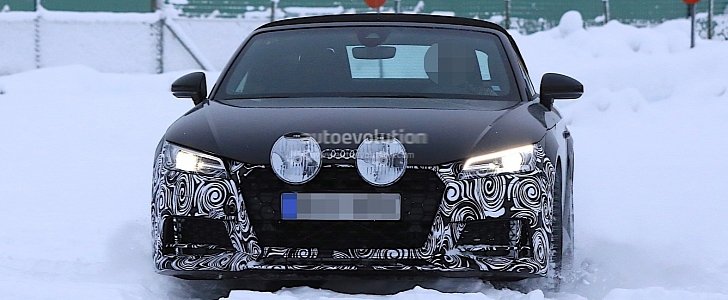 Audi TTS Roadster deep in snow