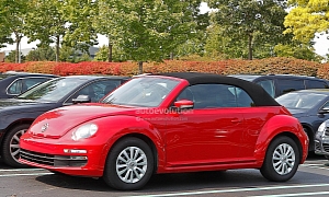 Spyshots: All-New 2014 VW Beetle Cabriolet