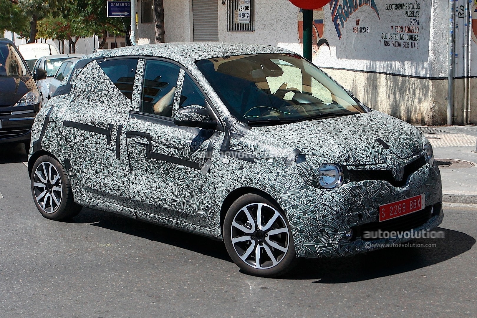Spyshots: Renault Clio IV RS 210 - autoevolution
