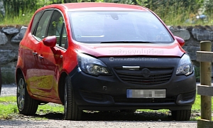 Spyshots: Facelifted Opel Meriva Spotted