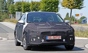 Spyshots: Hyundai i30/Elantra GT Mule Spotted in Action, Is This the New Model?