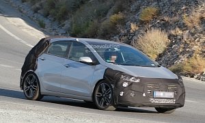 Spyshots: Hyundai i30 N Hot Hatch Seen for the First Time