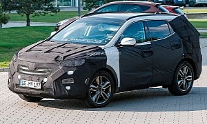 Spyshots: Hyundai Santa Fe Preparing for Mid-Cycle Facelift