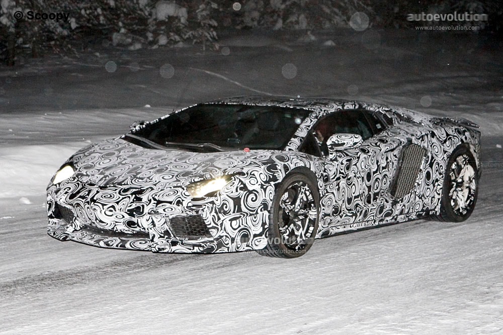 Spyshots Lamborghini Aventador Lp700 4 Battling The Snow At Night