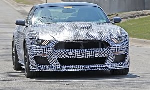 Spyshots: New Ford Mustang Shelby GT500 Shows "Old" Headlights, Manual Confirmed