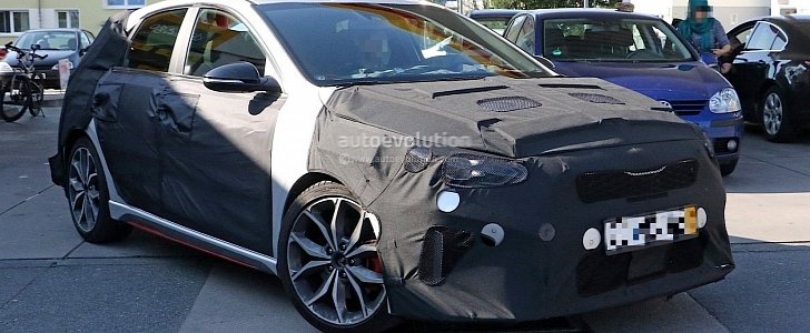 2022 Kia Ceed Facelift Gets Fake Exhaust Finishers - autoevolution
