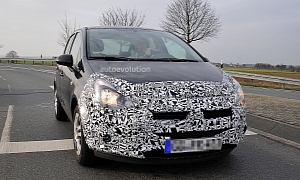 Spyshots: Opel Corsa Facelift... Again