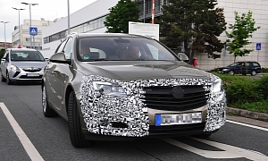 Spyshots: Opel Insignia Facelift Loses Some Camo