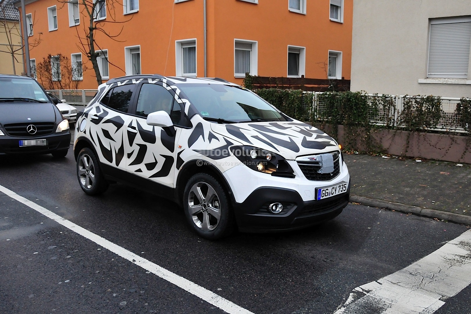 New Opel Mokka – dramatic camouflage, breathtaking car! 