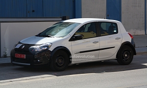 Spyshots: Renault Clio IV