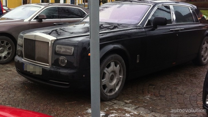 Rolls-Royce Phantom Facelift spyshots