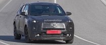 Spyshots: Toyota Crossover Spotted During Tests, Will Challenge the Nissan Juke