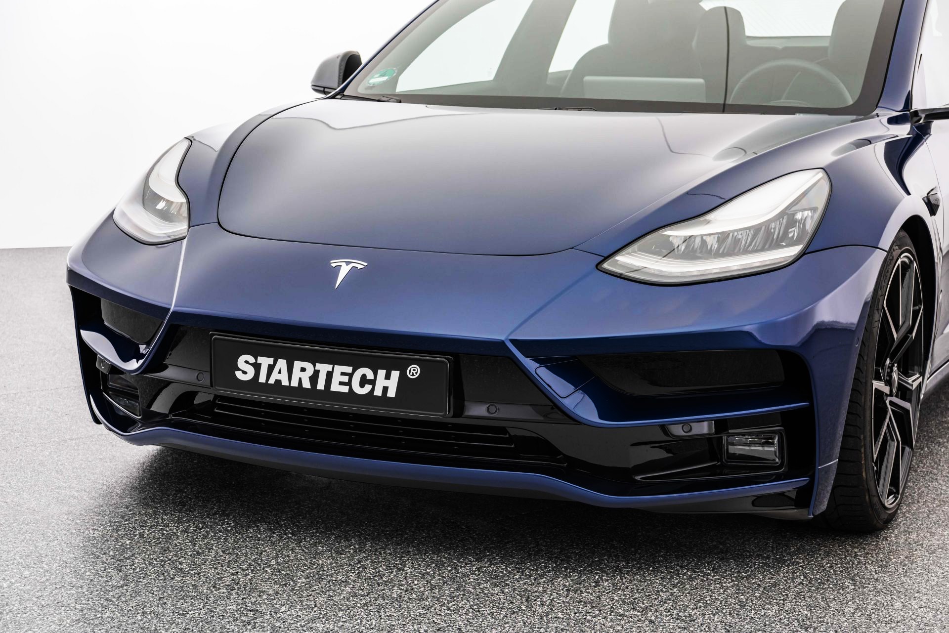 heden residentie genie Startech-Tuned Tesla Model 3 Looks Like a Porsche Panamera Turbo S -  autoevolution