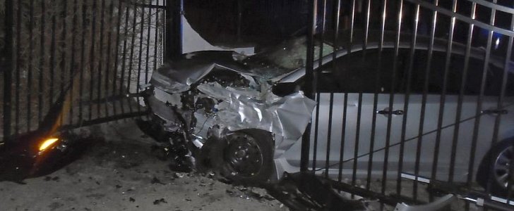 Nissan Altima crashes into the gate of Taylor Swift's Rhode Island home