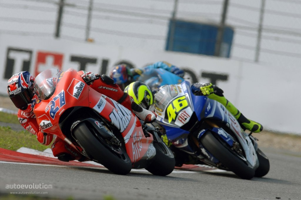 Stoner and Rossi Fighting for the Lead