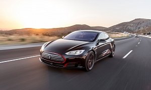 STRUT Offers Aftermarket Accessories Package for the 2015 Tesla Model S