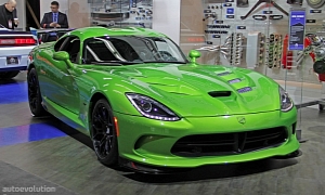 Stryker Green 2014 SRT Viper Is Dropping Jaws in Detroit <span>· Live Photos</span>