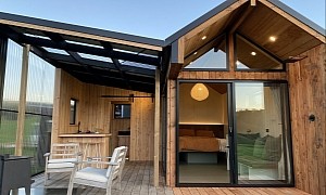 Stunning Tiny With A Unique Outdoor Extension Is the Ultimate Beach House