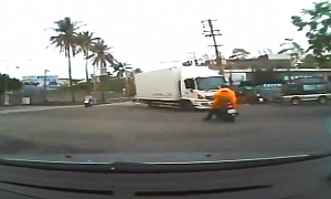 Stupid, but Lucky Scooter Rider Escapes Death by Inches