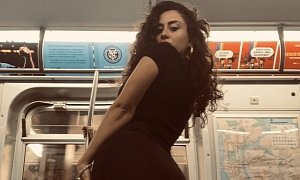 Subway Bae: Woman’s Selfie Sesh on NYC Train Goes Viral