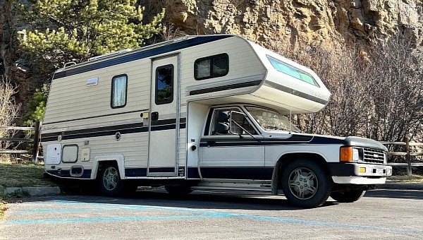 Couple turns 1985 Toyota Sunland into a cozy home on wheels