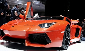 Supercar Abuse: First Lamborghini Aventador Crashed in Italy