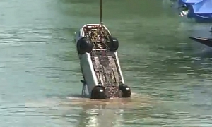 Supercar Abuse: Porsche 911 Fished out of a River